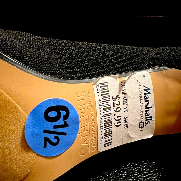 NWT black booties never worn - Picture 5 of 5